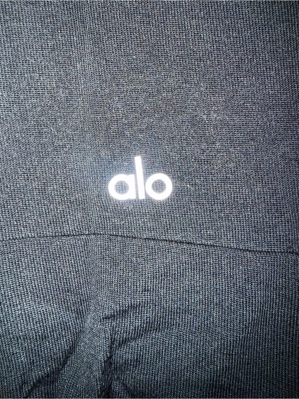 ALO Yoga Cover Long Sleeve Top in Black Size Medium Preloved